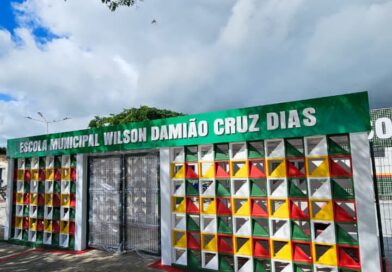 Sátiro Dias: Prefeito Pedrito Cruz entrega escola revitalizada no distrito de Mimoso