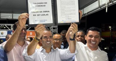 Inhambupe: Prefeito Hugo de Leônidas assina ordem de serviço para construção do novo calçadão