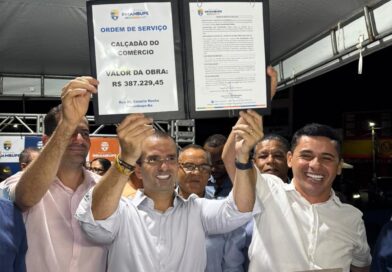 Inhambupe: Prefeito Hugo de Leônidas assina ordem de serviço para construção do novo calçadão