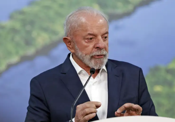 Médicos explicam estado de Lula após procedimentos