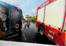 Ônibus com trabalhadores tomba na BR-324 e deixa um morto e feridos