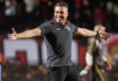 Emocionado, Jair Ventura celebra classificação do Vitória e festa no Barradão