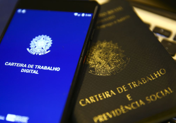Desemprego no Brasil cai para 5,6%, menor nível da história