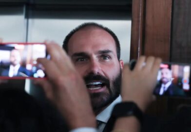 STF condena Eduardo Bolsonaro por coação em processo da trama golpista