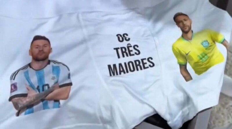 Neymar chama atenção ao exibir cueca personalizada com Messi: ‘Os três maiores’