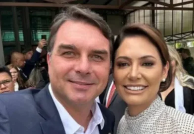 Presidente do PL convoca reunião com Michelle para conter crise com Flávio Bolsonaro