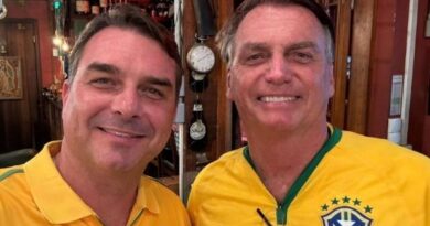 Bolsonaro pede ao STF que derrube veto a visita de Flávio