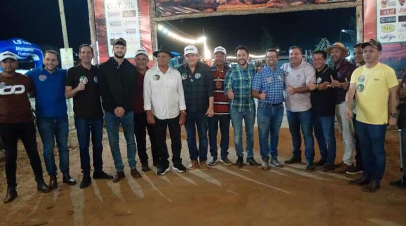 Prefeito Hugo de Leônidas e lideranças políticas prestigiam a terceira etapa da Vaquejada do Parque Limoeiro, em Inhambupe