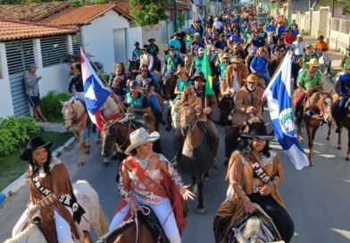 4ª edição da Cavalgada Zevaldo do Bar reúne grande público e é marcada por sucesso em Água Fria