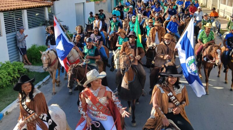 4ª edição da Cavalgada Zevaldo do Bar reúne grande público e é marcada por sucesso em Água Fria