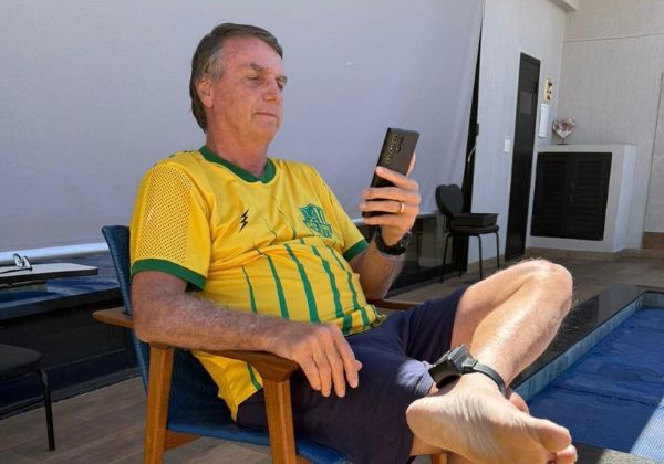 Carta lida por Flávio pode complicar situação de Bolsonaro no STF