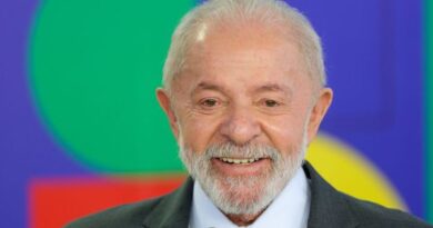 Eleições:  Lula abre oito pontos sobre Flávio Bolsonaro e lidera disputa por 2026, diz pesquisa