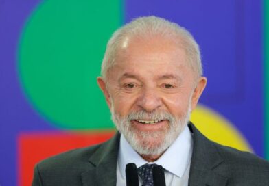 Eleições:  Lula abre oito pontos sobre Flávio Bolsonaro e lidera disputa por 2026, diz pesquisa