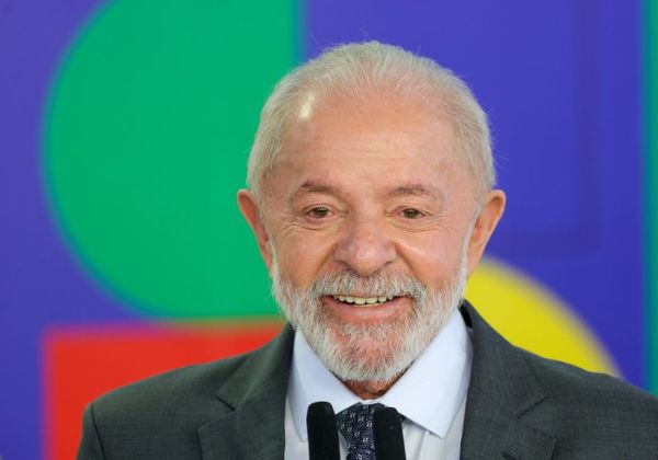 Eleições:  Lula abre oito pontos sobre Flávio Bolsonaro e lidera disputa por 2026, diz pesquisa
