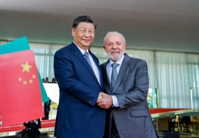 Xi Jinping telefona para Lula e declara apoio contra interferência dos EUA