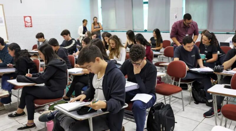 Prazo para renegociar dívidas do Fies termina nesta segunda-feira