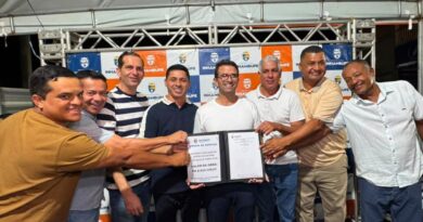 Inhambupe: Prefeito Hugo de Leônidas assina ordem de serviço para reforma e requalificação do Centro  de convenções Educacional João Alves de Torres