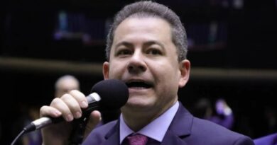 PF faz operação contra Cezinha de Madureira, aliado de André Mendonça