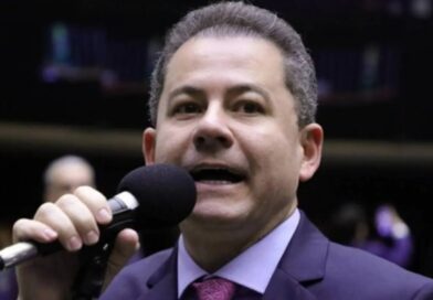 PF faz operação contra Cezinha de Madureira, aliado de André Mendonça