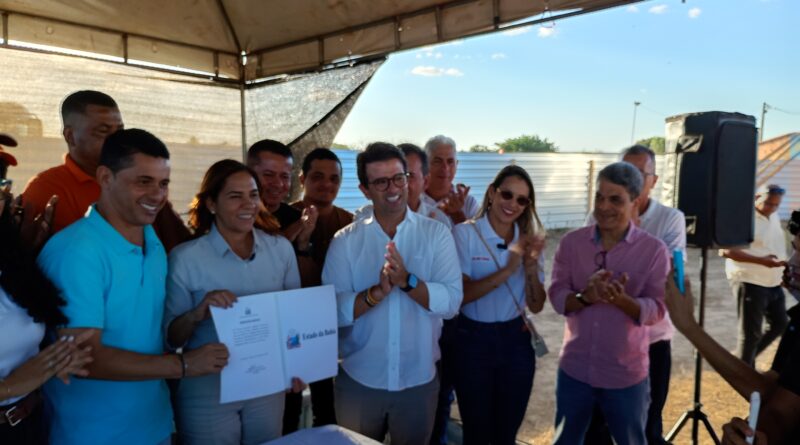 Inhambupe: Prefeito, Hugo de Leônidas assina ordem de serviço para construção do Centro de Atenção Psicossocial