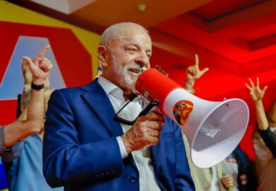 Bahia; Lula vence em 413 municípios da Bahia; Flávio Bolsonaro leva apenas quatro
