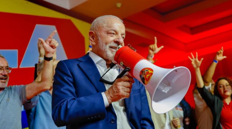 Bahia; Lula vence em 413 municípios da Bahia; Flávio Bolsonaro leva apenas quatro