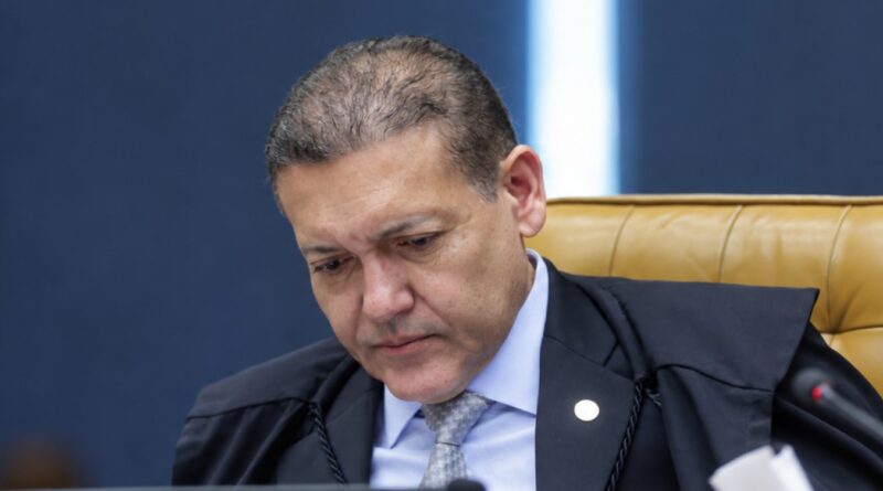 Kassio Nunes e a ligação com Vorcaro, favorecimentos e festinha de luxo com cinco garotas: o que revelam as mensagens da PF