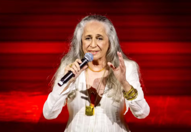 Maria Bethânia é confirmada em especial de Roberto Carlos